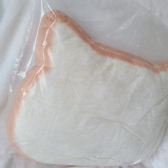 Toreba Exclusive - Cat Shaped Bread Cushion - Picture 8 of 8